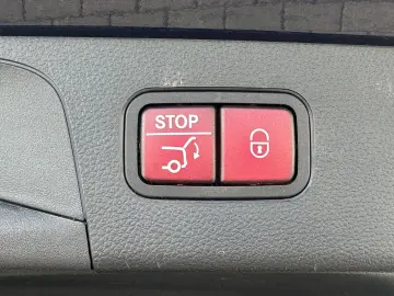 MERCEDES-BENZ GLC 300 de AMG