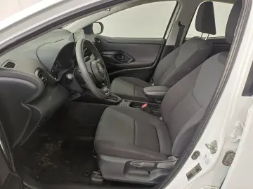 Toyota Yaris 1 5 VVT-i Hybrid Active Drive