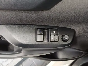 Toyota Yaris 1 5 VVT-i Hybrid Active Drive