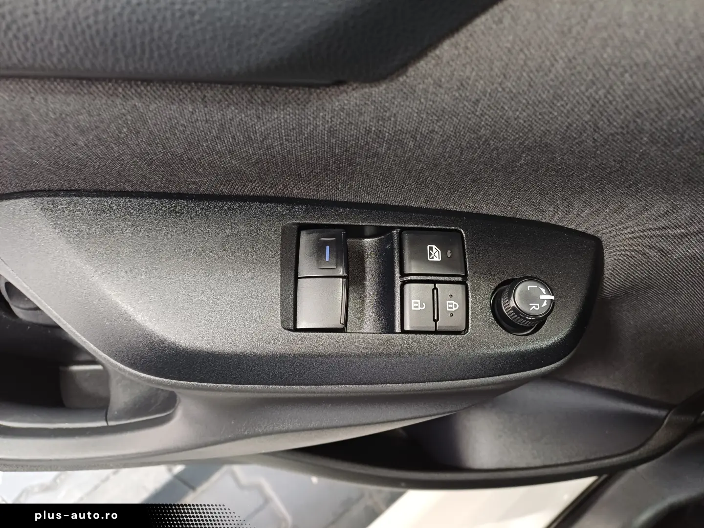 Toyota Yaris 1 5 VVT-i Hybrid Active Drive