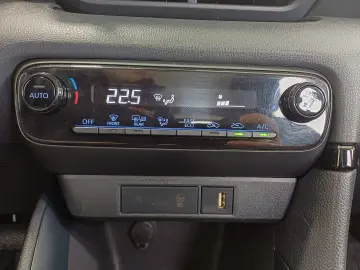 Toyota Yaris 1 5 VVT-i Hybrid Active Drive