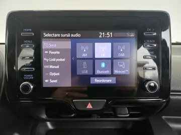 Toyota Yaris 1 5 VVT-i Hybrid Active Drive