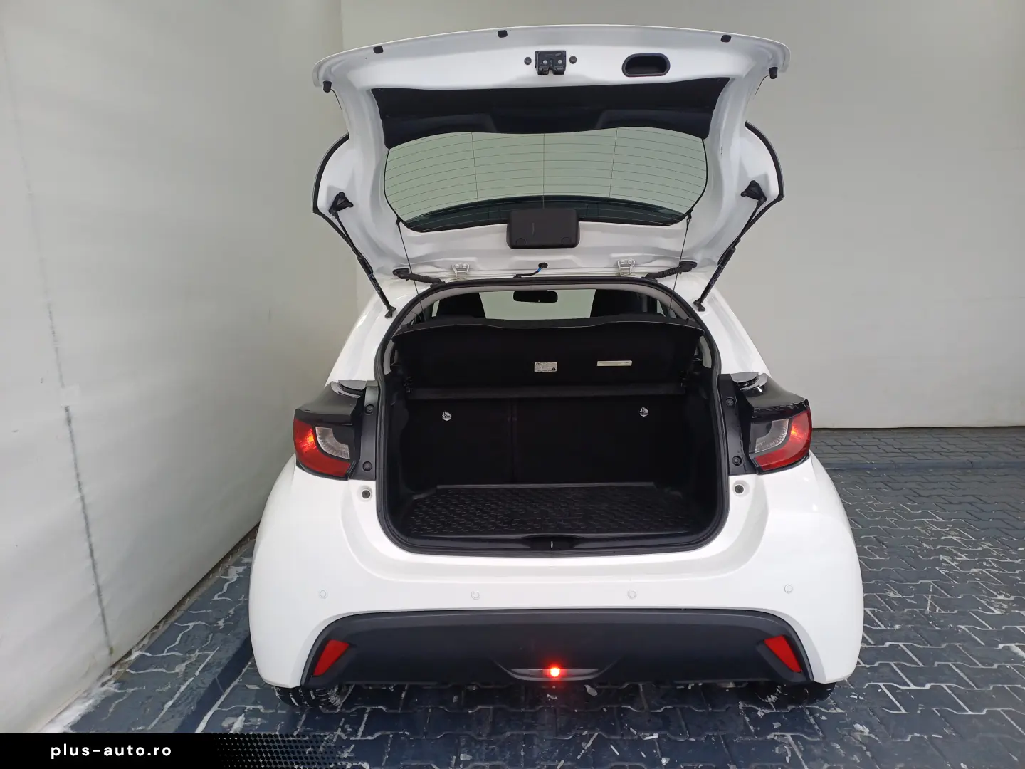 Toyota Yaris 1 5 VVT-i Hybrid Active Drive