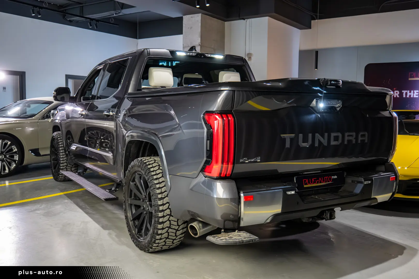 Toyota Tundra Hybrid Capstone CrewMax 5.5 Magnetic Gray