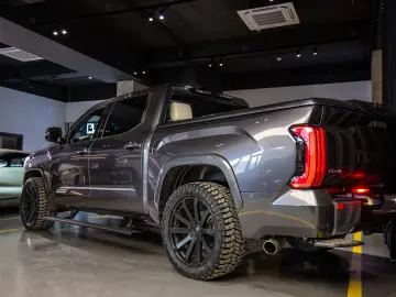 Toyota Tundra Hybrid Capstone CrewMax 5.5 Magnetic Gray