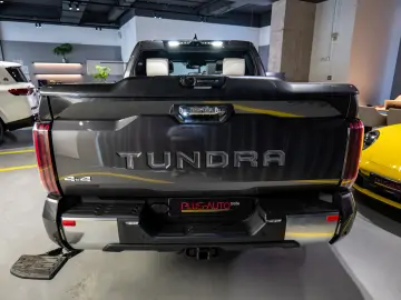 Toyota Tundra Hybrid Capstone CrewMax 5.5 Magnetic Gray