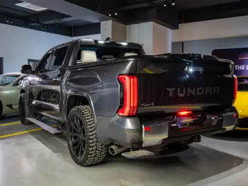 Toyota Tundra Hybrid Capstone CrewMax 5.5 Magnetic Gray