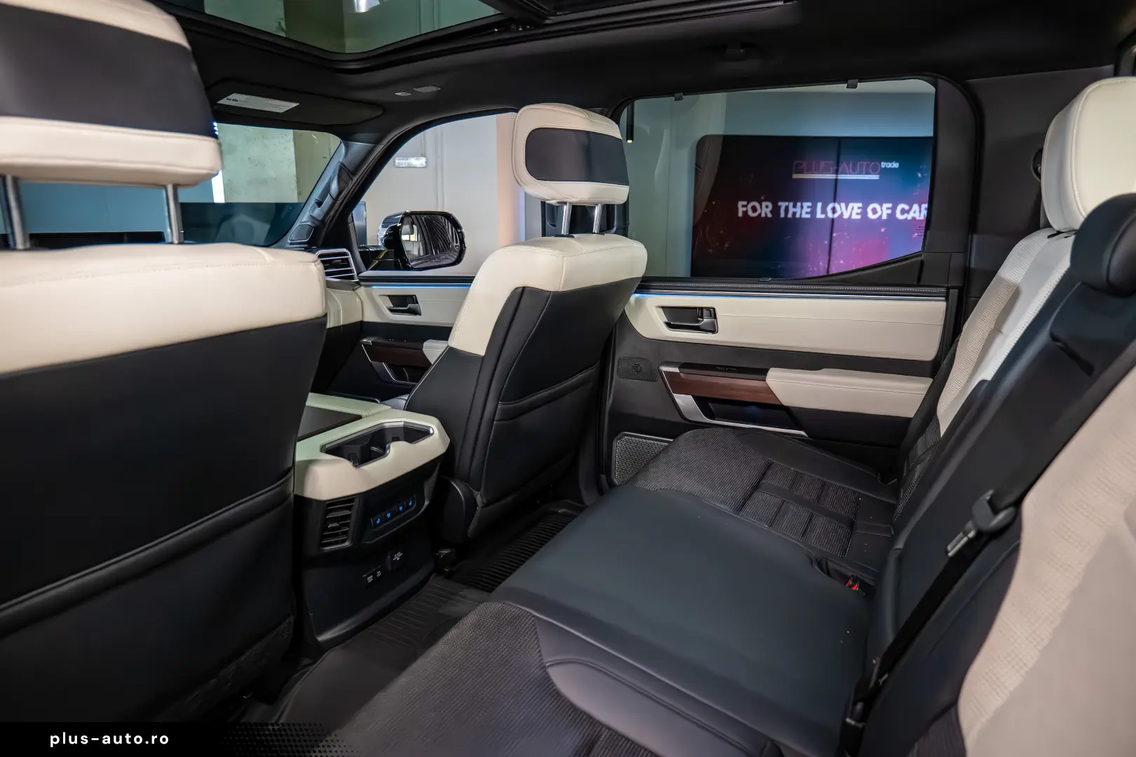 Toyota Tundra Hybrid Capstone CrewMax 5.5 Magnetic Gray