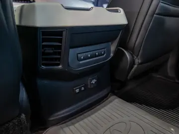 Toyota Tundra Hybrid Capstone CrewMax 5.5 Magnetic Gray