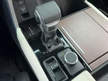 Toyota Tundra Hybrid Capstone CrewMax 5.5 Magnetic Gray