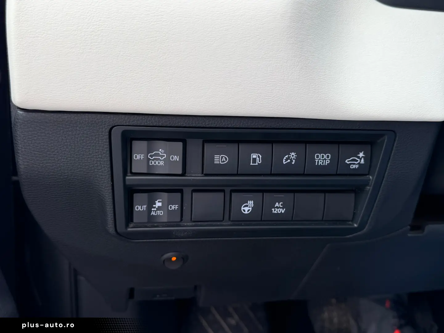 Toyota Tundra Hybrid Capstone CrewMax 5.5 Magnetic Gray