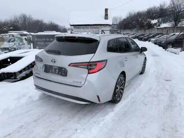 Toyota corolla hybrid