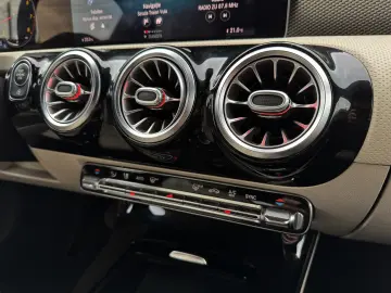 Mercedes-Benz CLA 180 7G Progressive Line Advanced