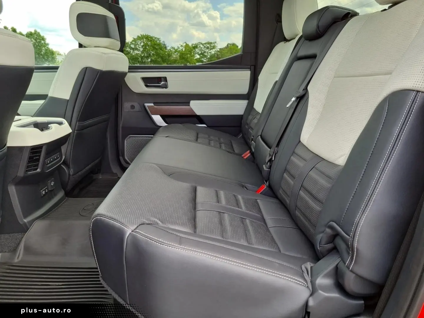 Toyota Tundra Capstone 4x4 CrewMax