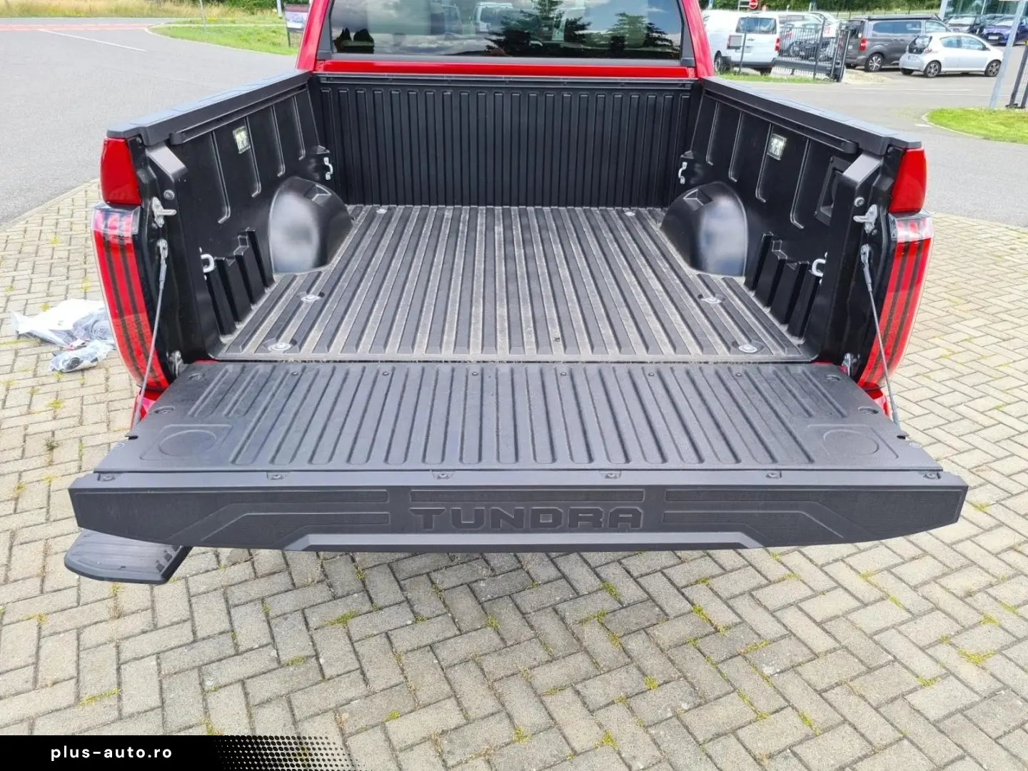 Toyota Tundra Capstone 4x4 CrewMax