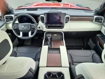 Toyota Tundra Capstone 4x4 CrewMax