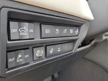 Toyota Tundra Capstone 4x4 CrewMax