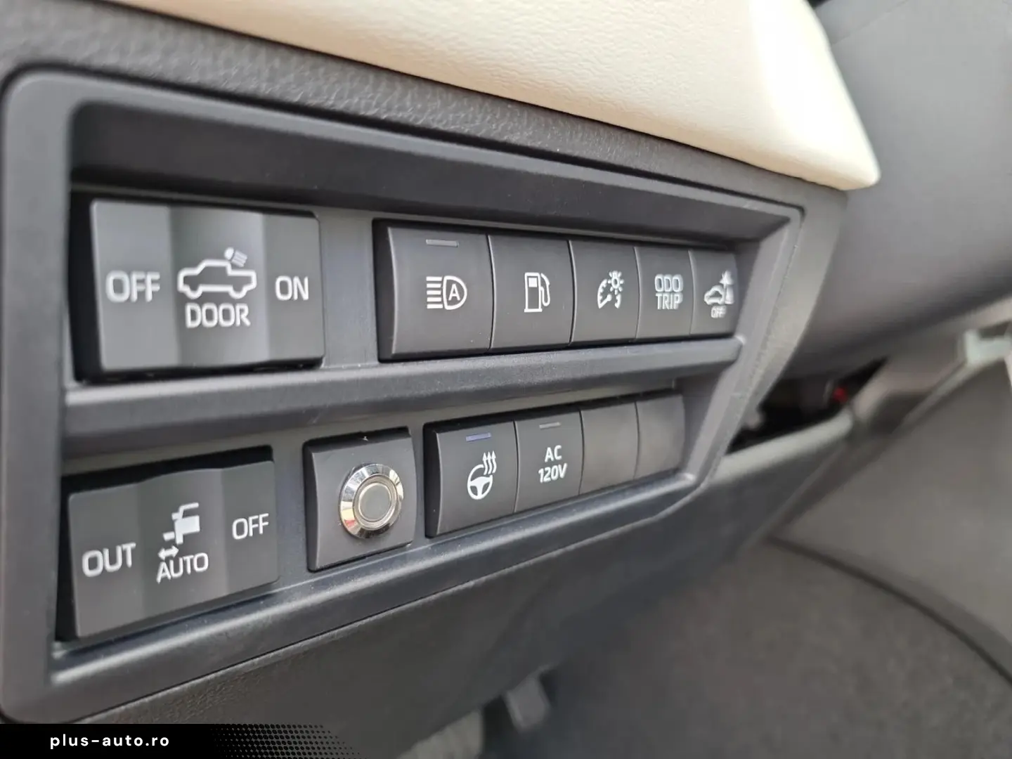 Toyota Tundra Capstone 4x4 CrewMax