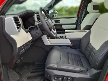 Toyota Tundra Capstone 4x4 CrewMax