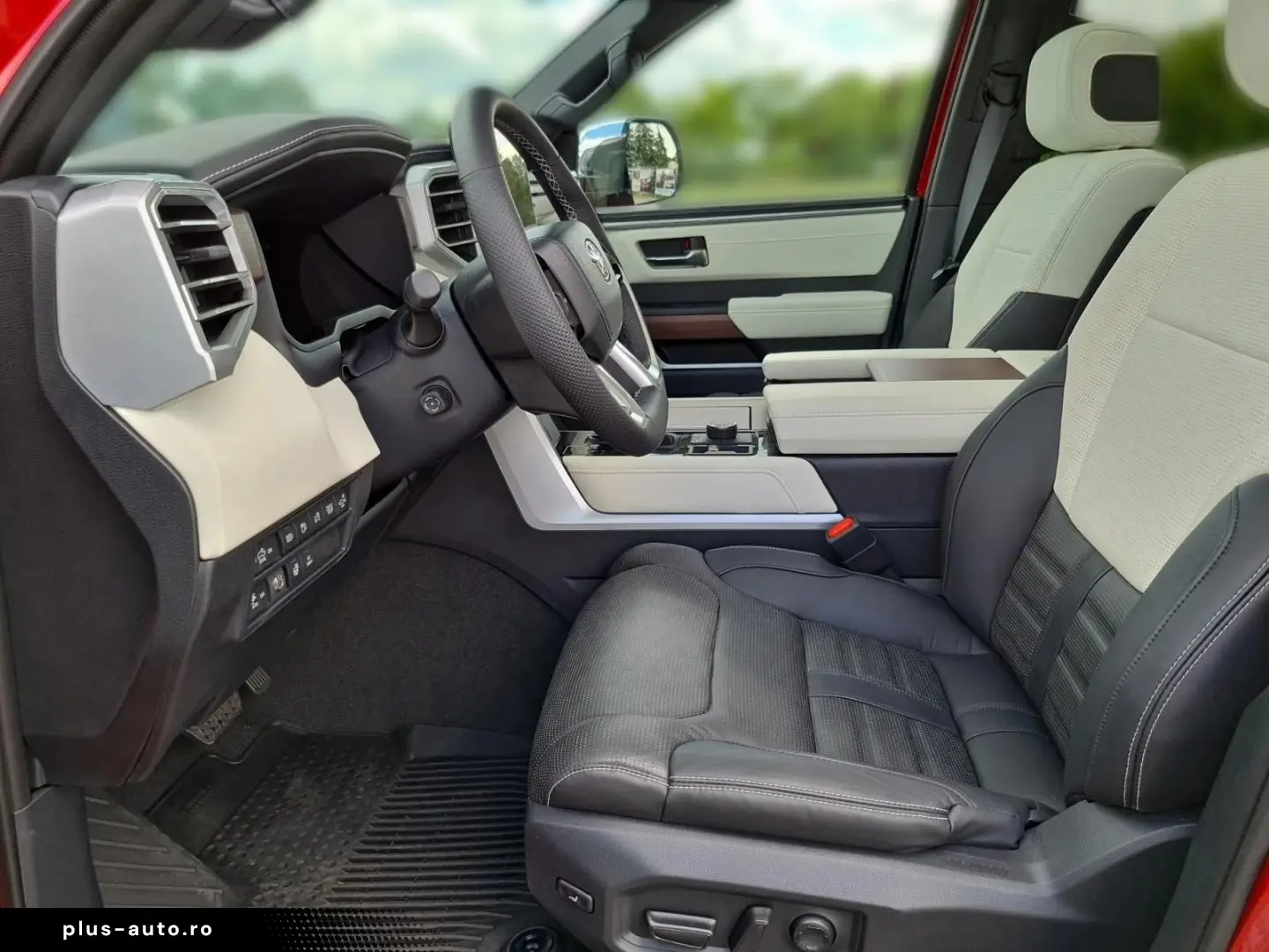 Toyota Tundra Capstone 4x4 CrewMax