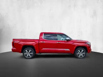 Toyota Tundra Capstone 4x4 CrewMax
