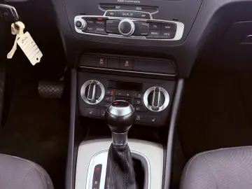 AUDI Q 3 automat