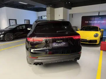 Porsche Cayenne e-hybrid Pano Crono PASM PDLS  Carlig MY23