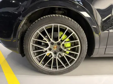 Porsche Cayenne e-hybrid Pano Crono PASM PDLS  Carlig MY23