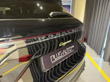 Porsche Cayenne e-hybrid Pano Crono PASM PDLS  Carlig MY23