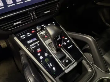 Porsche Cayenne e-hybrid Pano Crono PASM PDLS  Carlig MY23