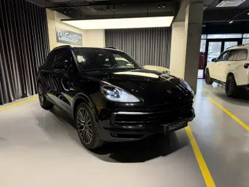 Porsche Cayenne e-hybrid Pano Crono PASM PDLS  Carlig MY23
