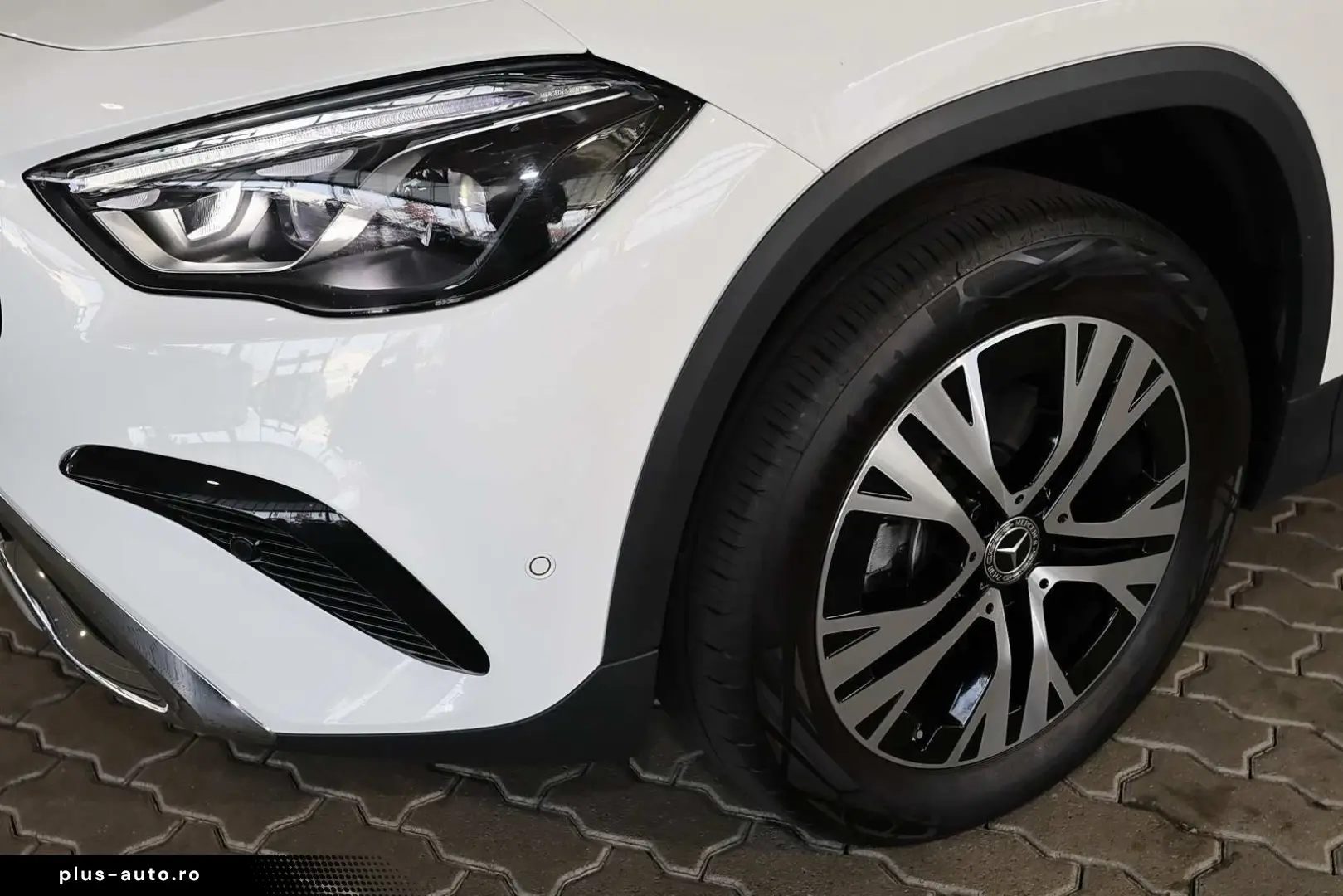 MERCEDES-BENZ GLA 200 Progressive EDITION PANO MULTIBEAM 360