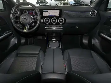 MERCEDES-BENZ GLA 200 Progressive EDITION PANO MULTIBEAM 360