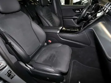 MERCEDES-BENZ GLC 200 4M AMG PANO TOTWINKEL MEMORY 360  19