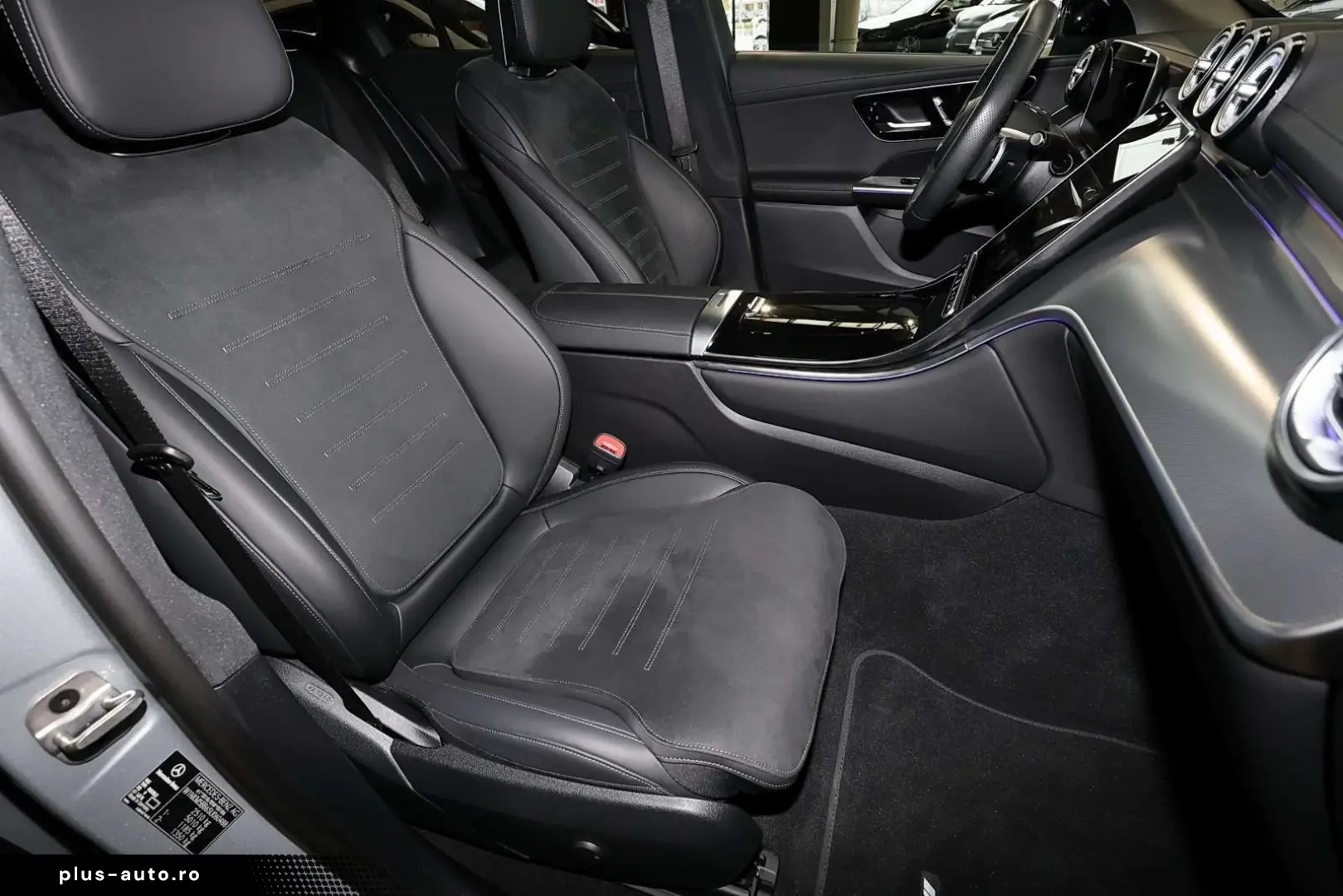 MERCEDES-BENZ GLC 200 4M AMG PANO TOTWINKEL MEMORY 360  19