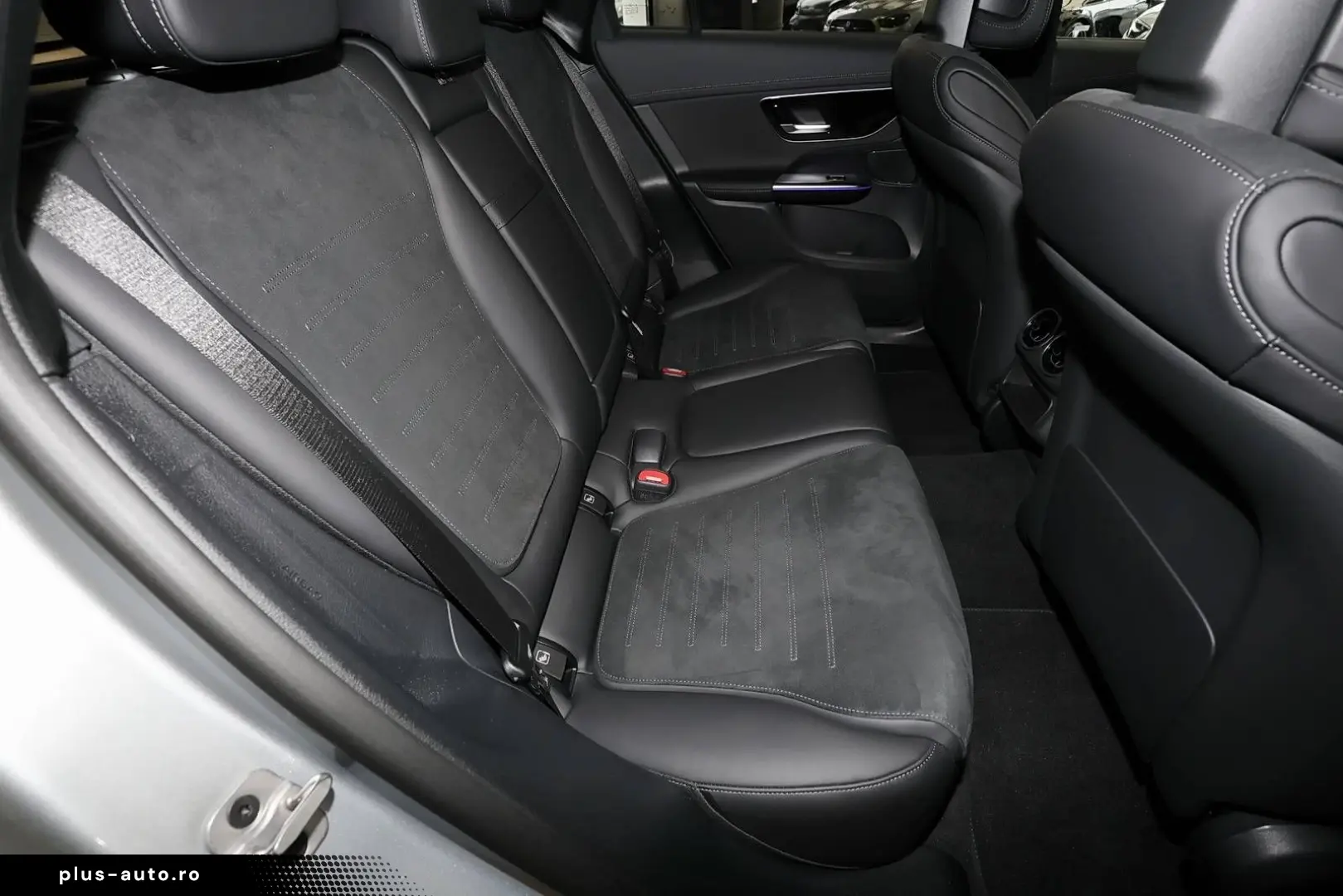 MERCEDES-BENZ GLC 200 4M AMG PANO TOTWINKEL MEMORY 360  19