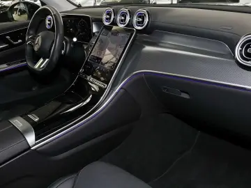 MERCEDES-BENZ GLC 200 4M AMG PANO TOTWINKEL MEMORY 360  19