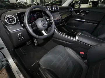 MERCEDES-BENZ GLC 200 4M AMG PANO TOTWINKEL MEMORY 360  19