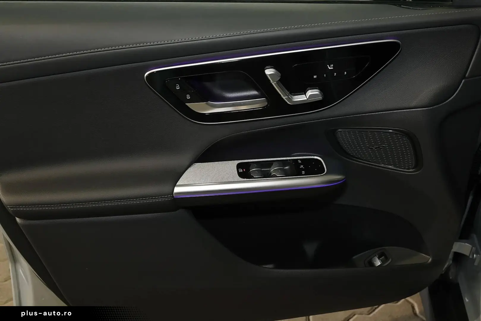 MERCEDES-BENZ GLC 200 4M AMG PANO TOTWINKEL MEMORY 360  19