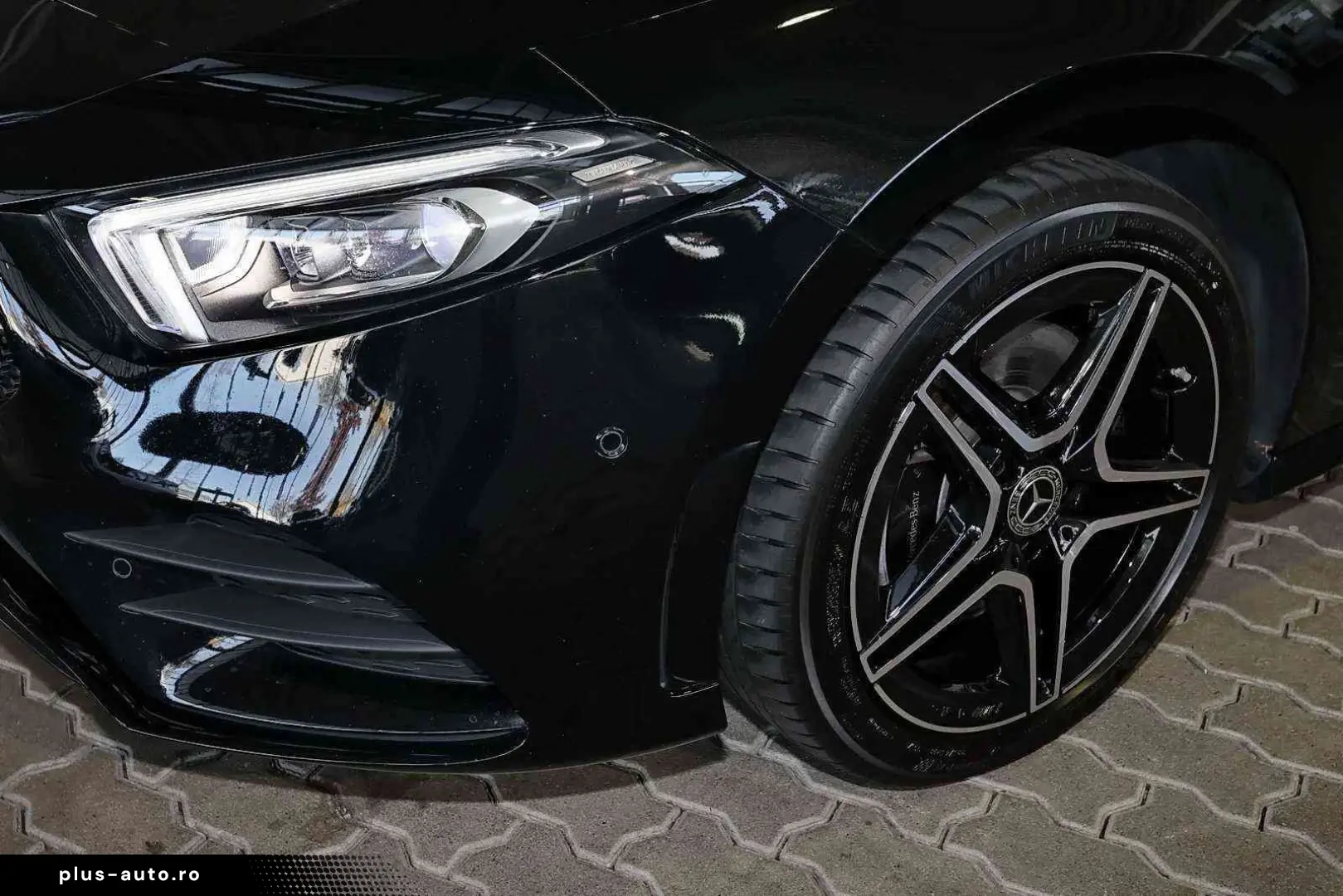 MERCEDES-BENZ A 250 e AMG HEADUP DISTRONIC BURMESTER LED 18