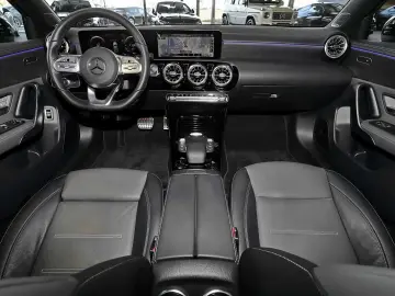 MERCEDES-BENZ A 250 e AMG HEADUP DISTRONIC BURMESTER LED 18