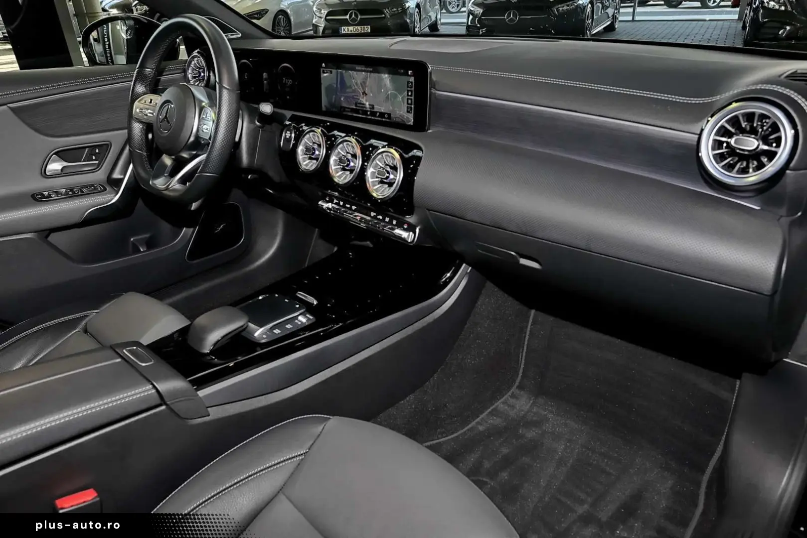 MERCEDES-BENZ A 250 e AMG HEADUP DISTRONIC BURMESTER LED 18