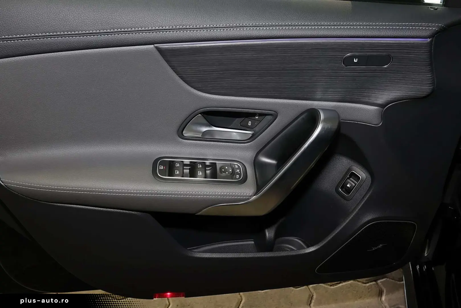 MERCEDES-BENZ A 250 e AMG HEADUP DISTRONIC BURMESTER LED 18