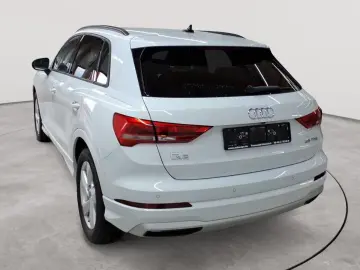 AUDI Q3 35 TFSI S tronic advanced AHK KAM