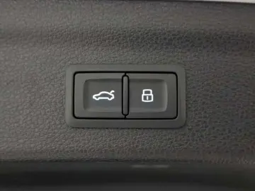 AUDI Q3 35 TFSI S tronic advanced AHK KAM