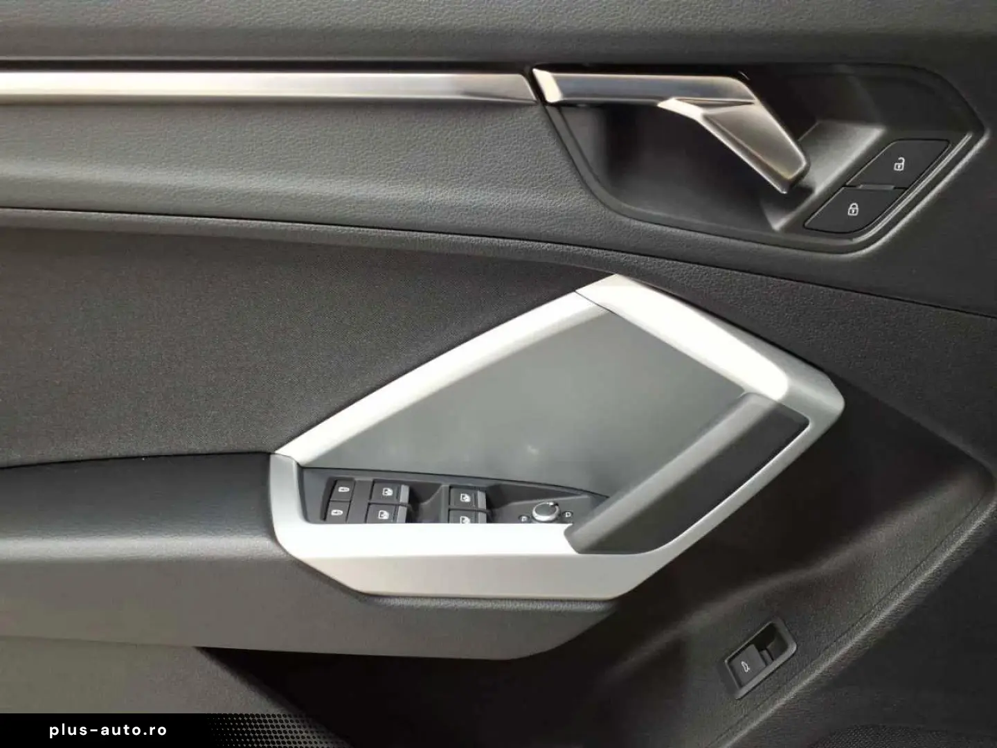 AUDI Q3 35 TFSI S tronic advanced AHK KAM