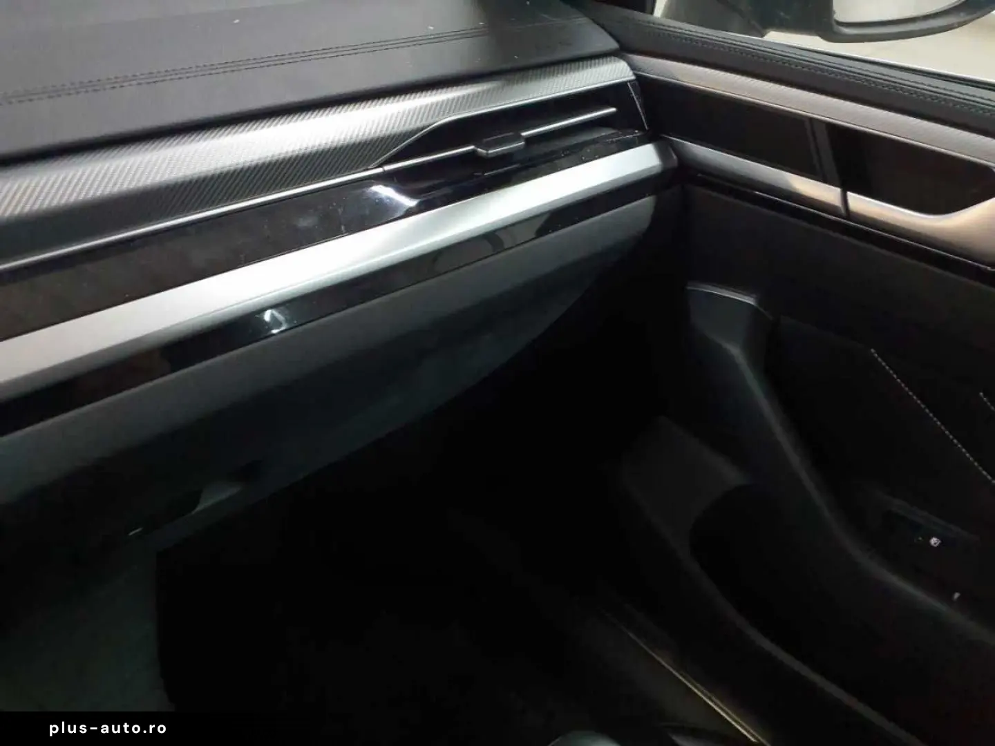 VW Arteon 2.0 TSI R-Line Leder NAV DCC