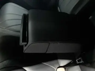 MERCEDES-BENZ EQE 300 Edition Electric Art AHK Leder