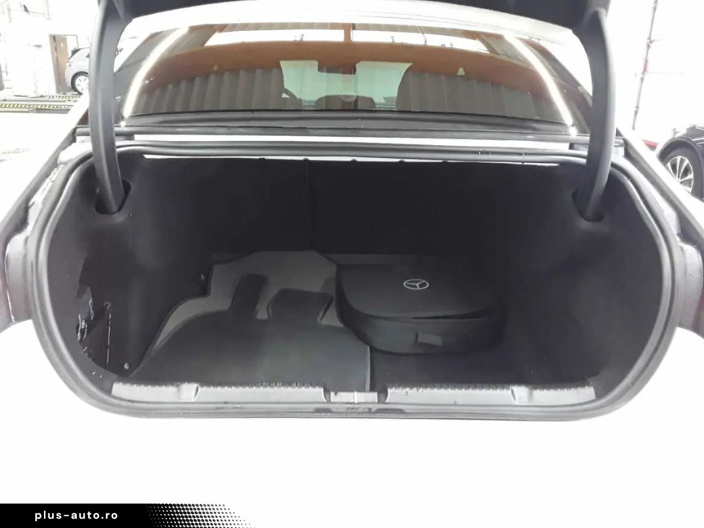 MERCEDES-BENZ EQE 300 Edition Electric Art AHK Leder