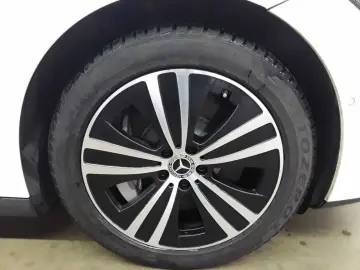 MERCEDES-BENZ EQE 300 Edition Electric Art AHK Leder